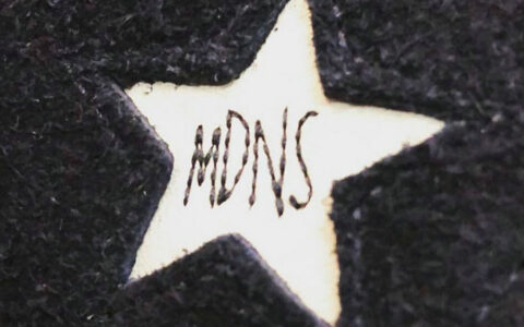 余文乐于 INS 上首先曝出 MADNESS x Converse 联乘 One Star 鞋款，Coming soon