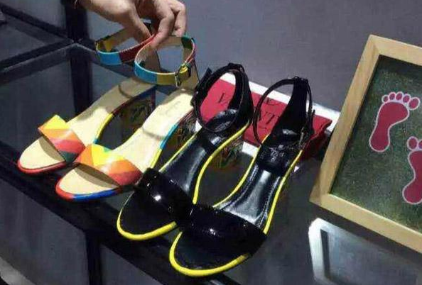 哪些牌子的男鞋比较潮,潮人运动鞋推荐_广州高仿耐克鞋一手货源，微商运动鞋厂家代理