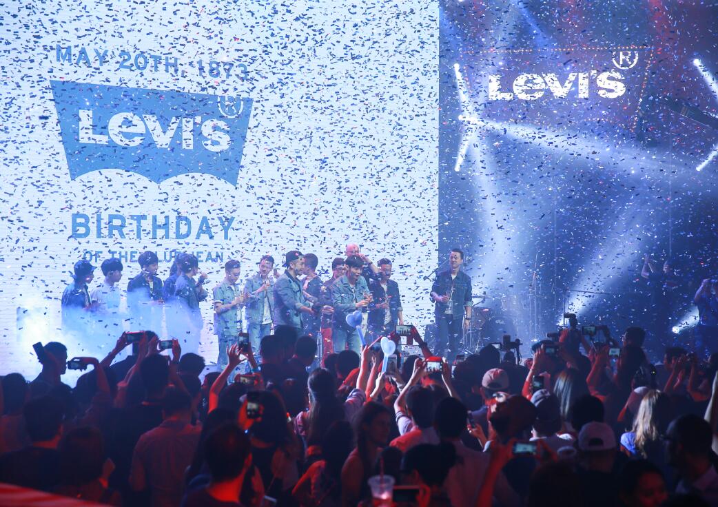 Levi's 5.20蓝色牛仔裤犟生派对