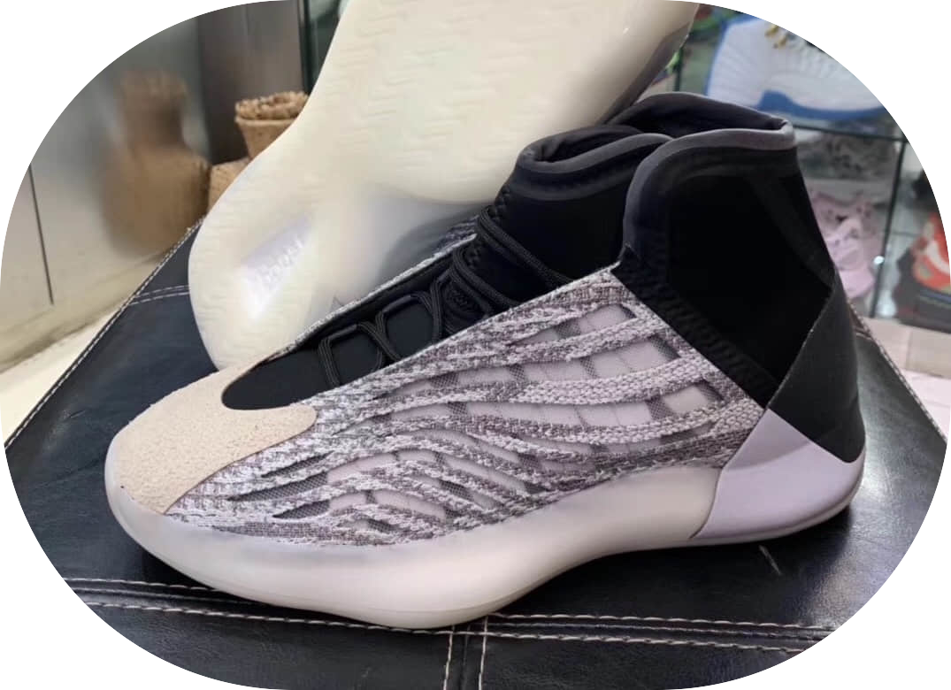 阿迪达斯adidas Yeezy系列榜首双篮球鞋！Yeezy Basketball “Quantum”或将于2020年NBA全明星周末期间推出！ 货号：EG1535_大学卖潮鞋