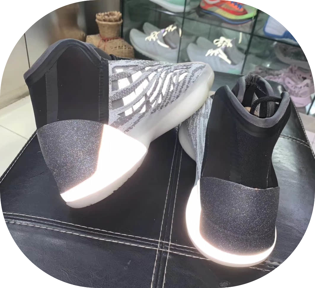 阿迪达斯adidas Yeezy系列榜首双篮球鞋！Yeezy Basketball “Quantum”或将于2020年NBA全明星周末期间推出！ 货号：EG1535_大学卖潮鞋