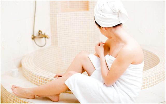 怎样洗澡能使皮肤美白？