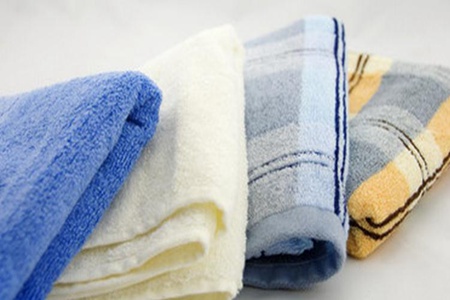 毛巾上有细菌能用吗？一次性毛巾和毛巾哪个好？